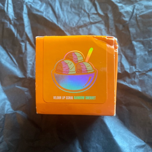 🌈NWT HP RAINBOW SHERBET” VELOUR LIP SCRUB, FROM 2018 SUMMER COLLECTION . JS🌈 - Picture 7 of 16